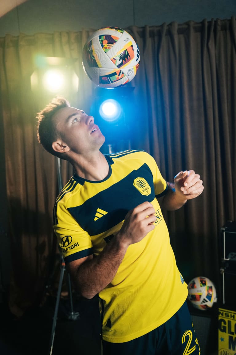 WASHINGTON_TAYLOR_CRTV1_094