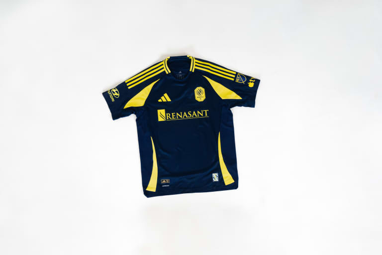 2025 Kit Solo Shot White Bkg