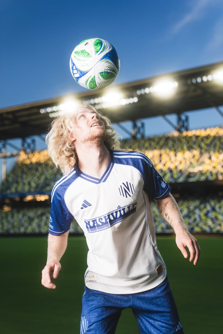 Nostalgia Stadium Select 2